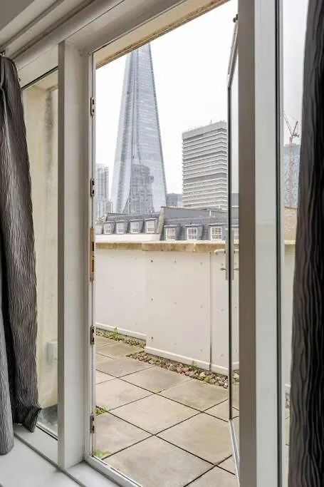Апартаменты Stunning Duplex Penthouse With Shard Views Лондон