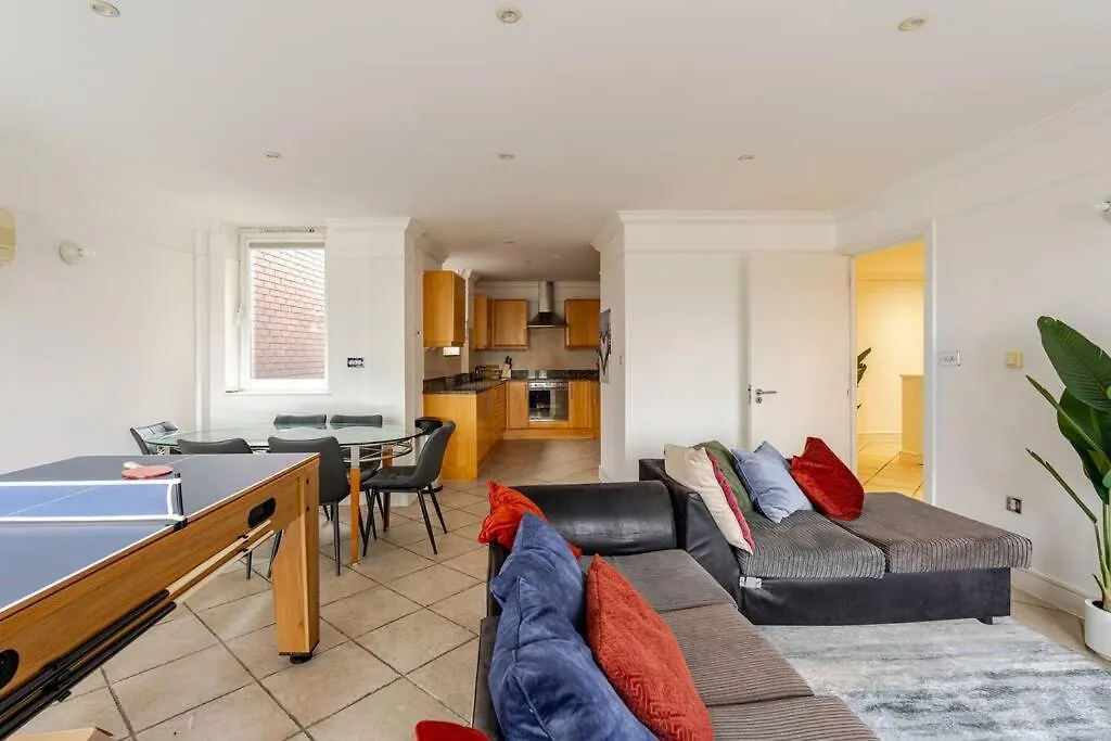 Stunning Duplex Penthouse With Shard Views Apartment London